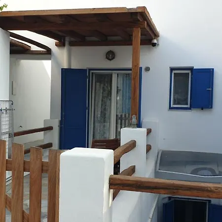 La Playa Location Close To The & Center *